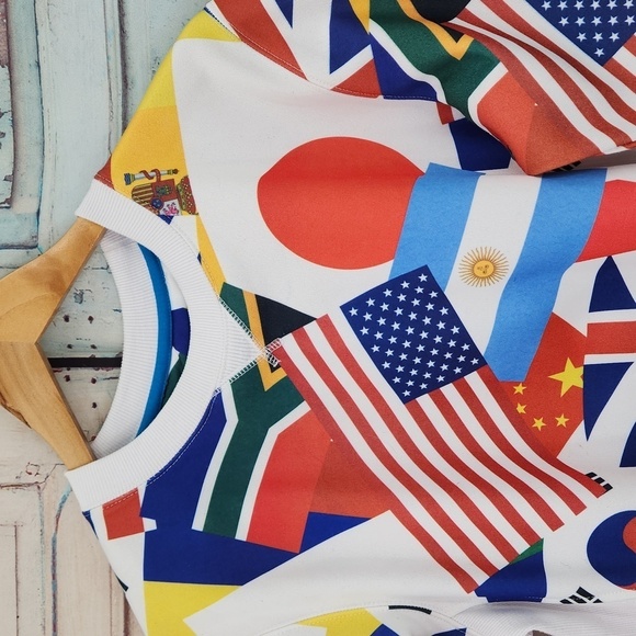 Entree LS Countries Flags Sweatshirt - Picture 2 of 10